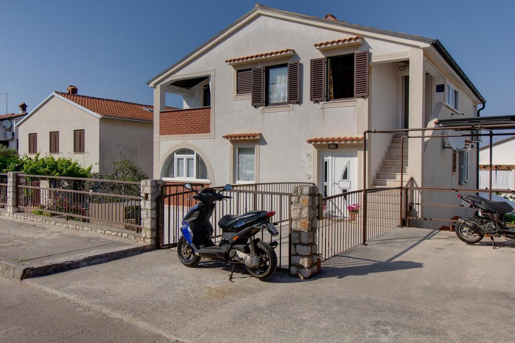 Apartment Nikolina Mali Lošinj Kültér fotó